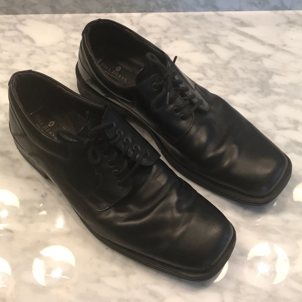 Bill Blass black square toe dress shoe